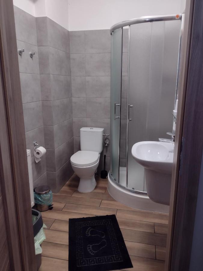 Hostel Helios Września Extérieur photo