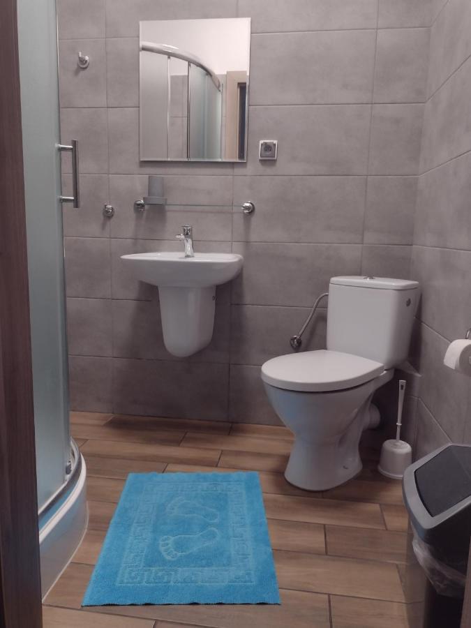 Hostel Helios Września Extérieur photo