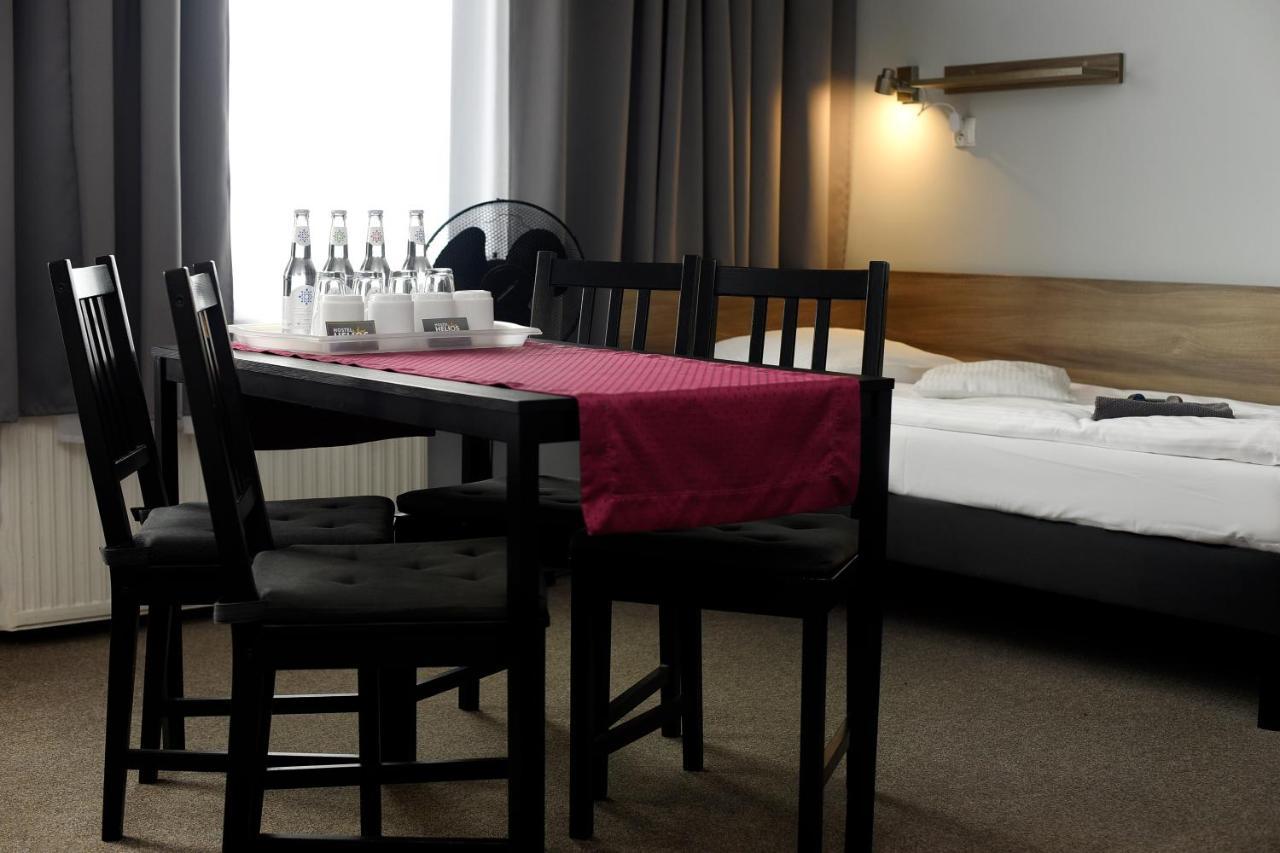 Hostel Helios Września Extérieur photo