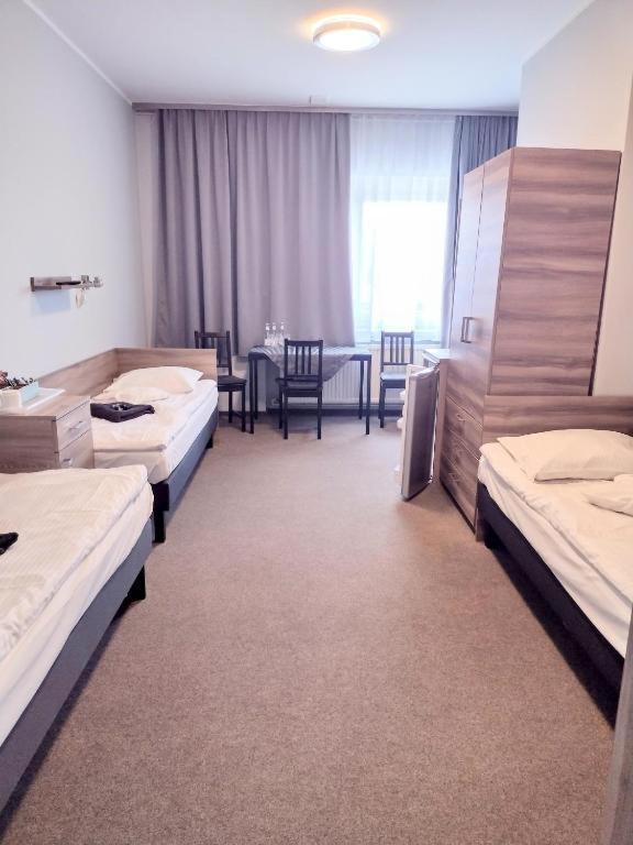 Hostel Helios Września Extérieur photo