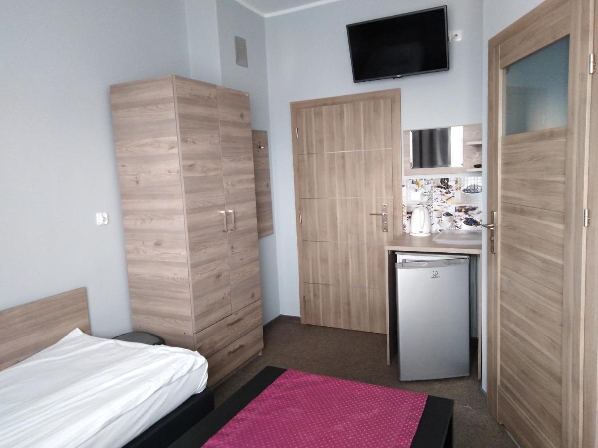 Hostel Helios Września Extérieur photo